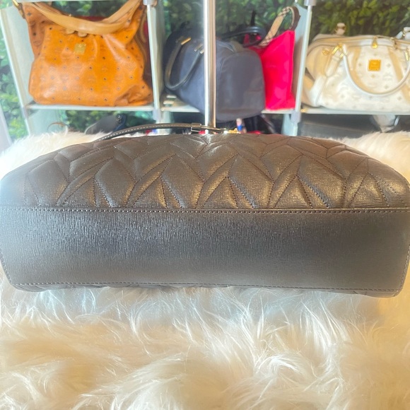 NINA RICCI QUILTED 2way BAG EUC - Picture 9 of 12